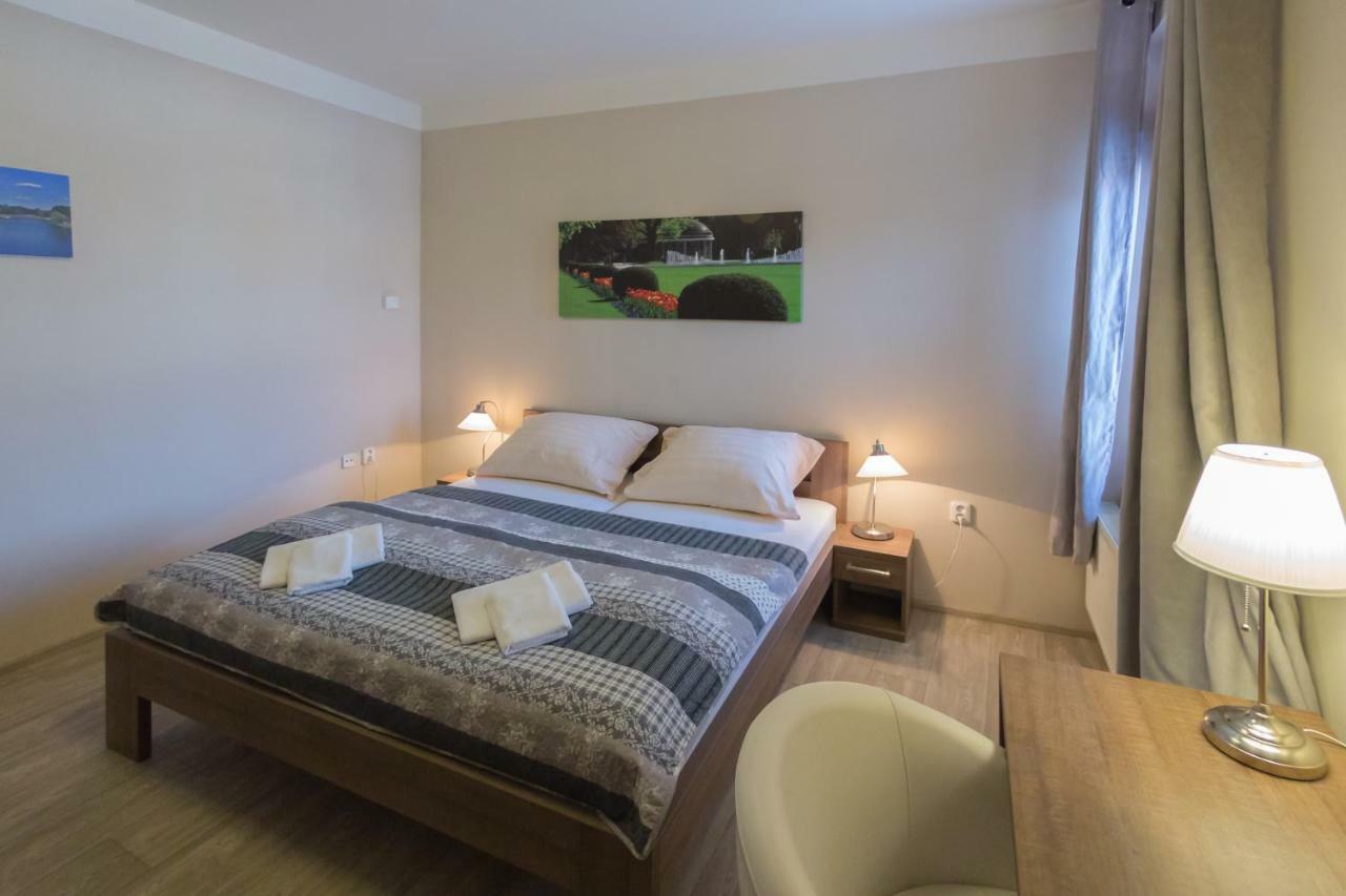 Penzion Apartmany Resident Подєбради Екстер'єр фото